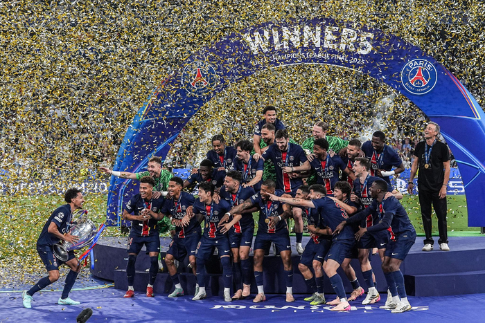 包含巴黎圣日耳曼大胜，欧冠四强前景更加明朗的词条